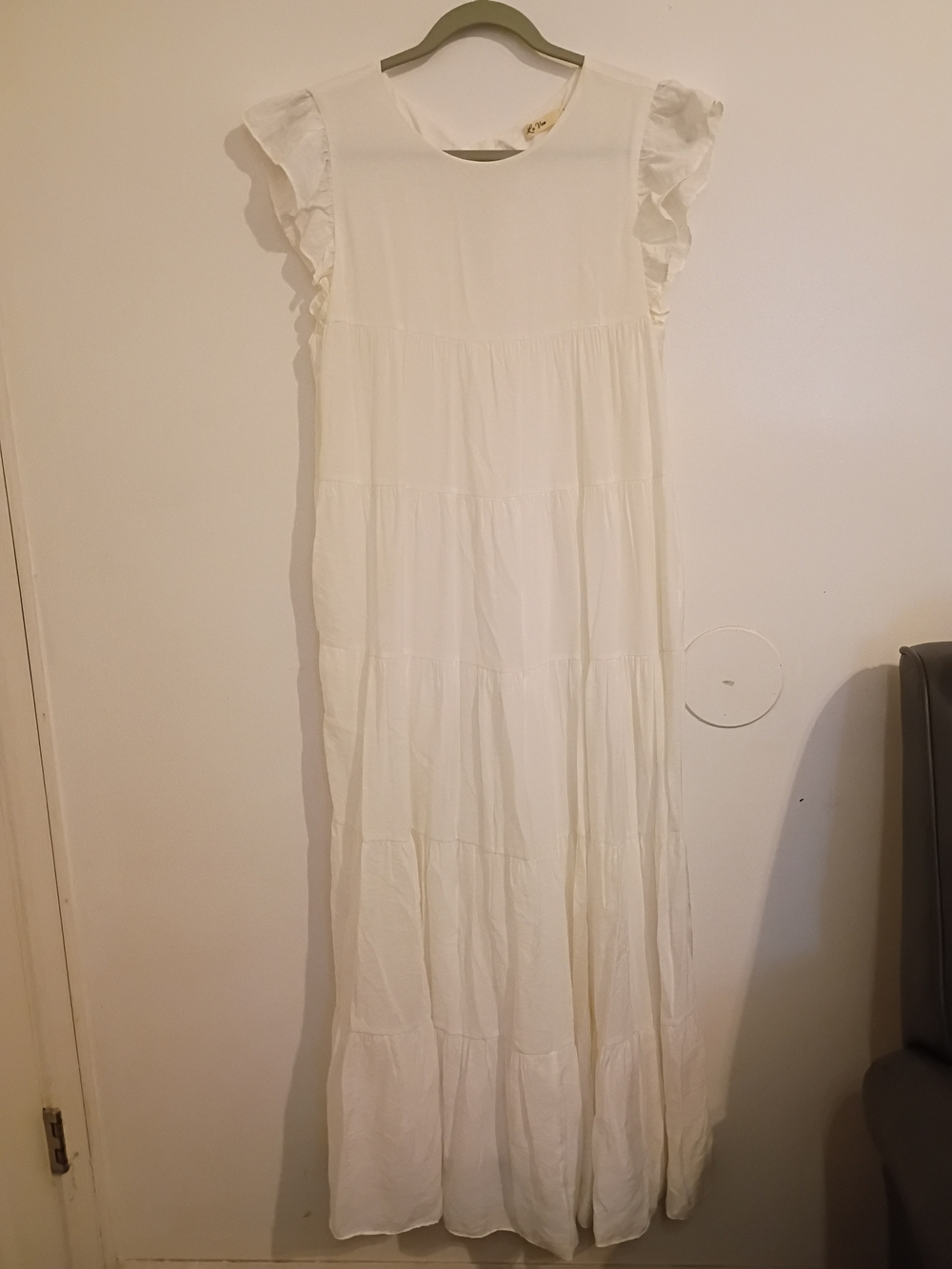 Women’s White Ruffle Sleeve Tiered Maxi Dress Rayon Sz M